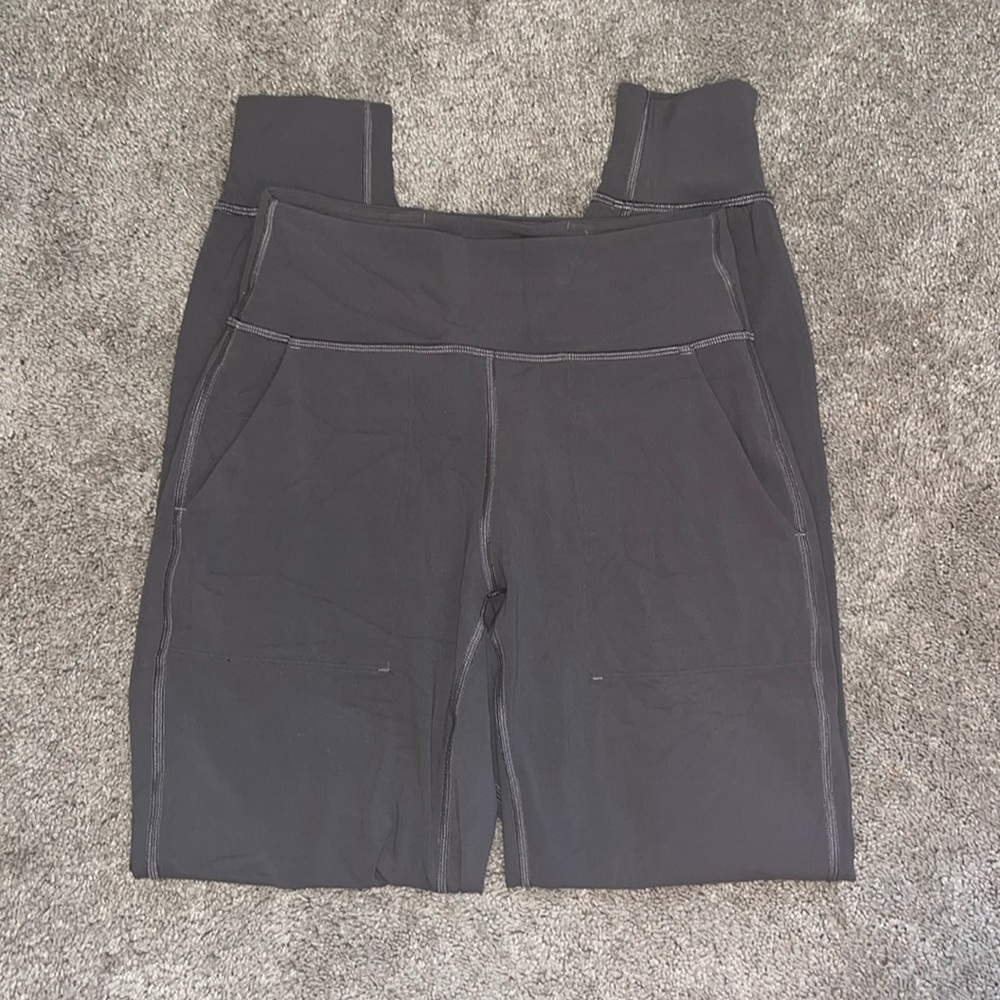 Lululemon 25” align joggers size 4